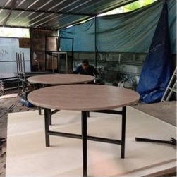 Meja lipat bulat