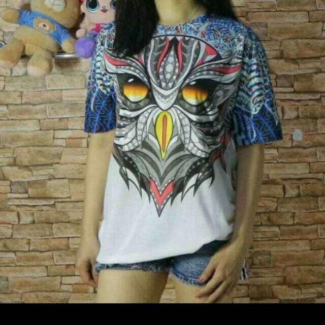 Kaos wanita