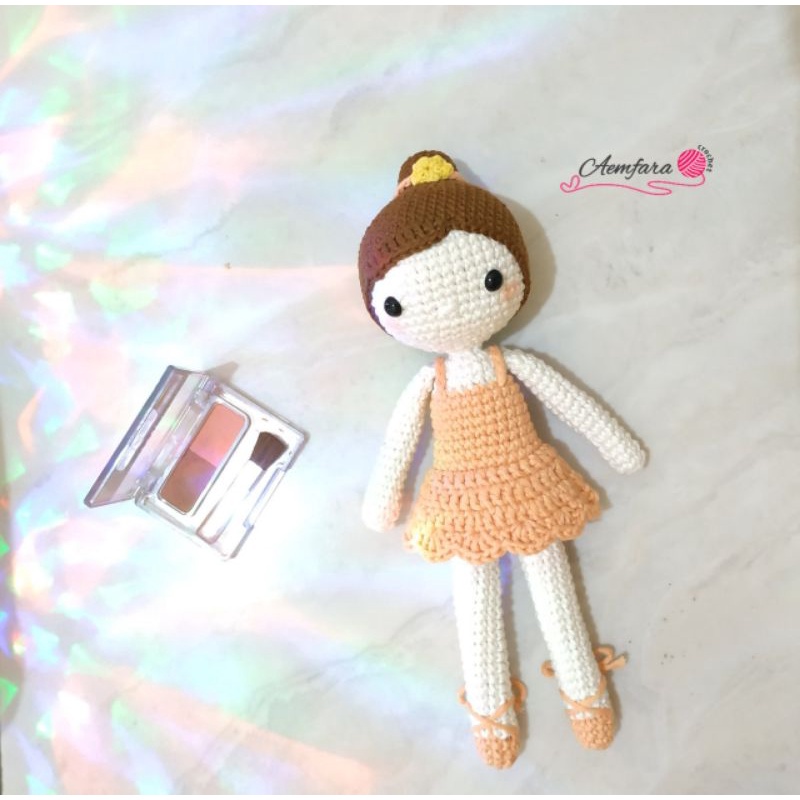 balerina boneka rajut