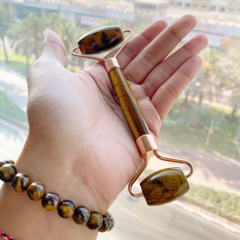 Tiger eye face roller