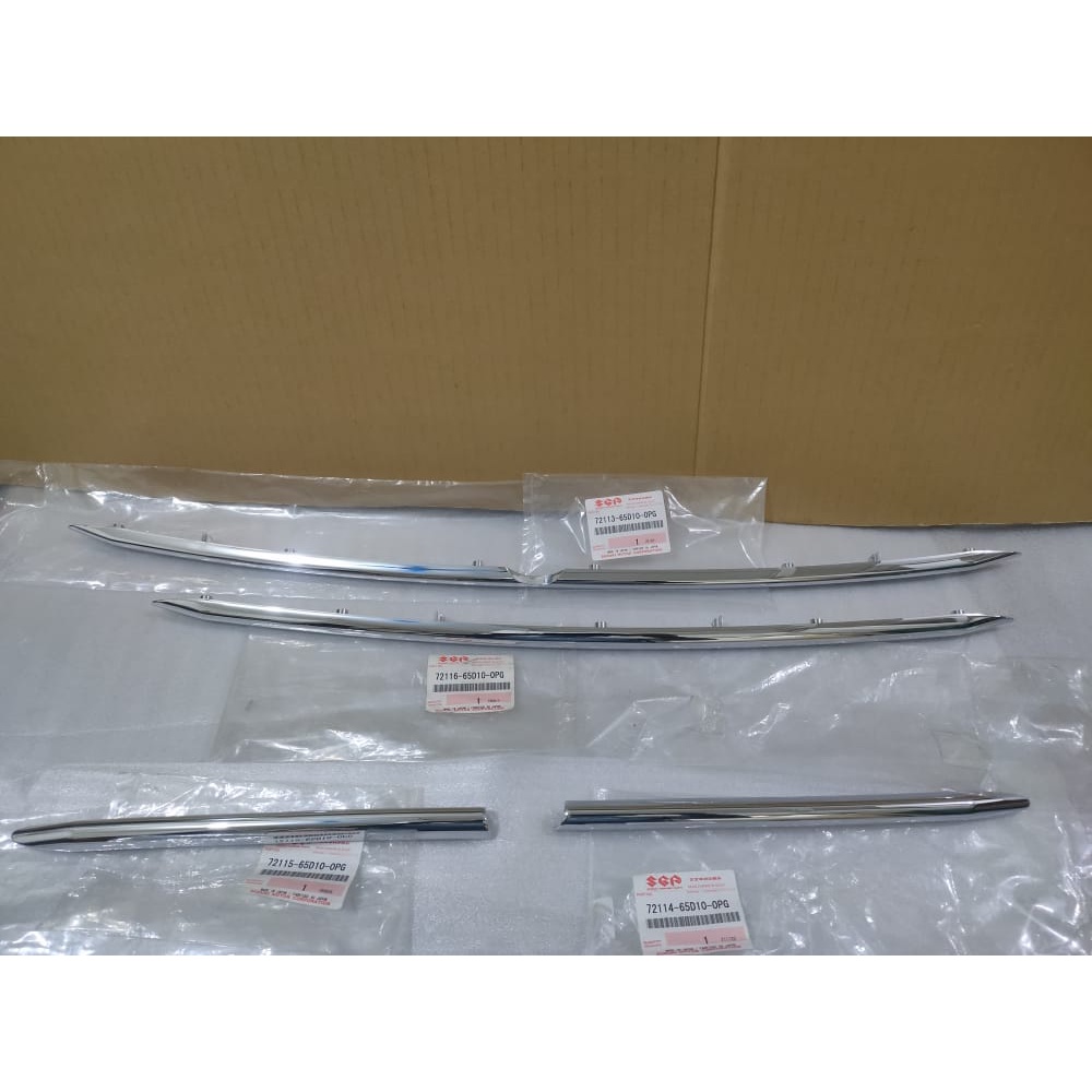 Garnish Grille Escudo2.0 Chrome set