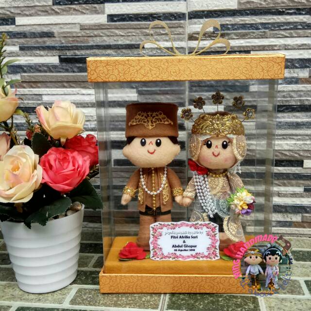 Boneka pengantin sunda