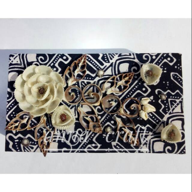 Kotak aksesoris batik bunga kerang
