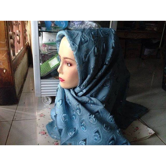 Segiempat rubi merak