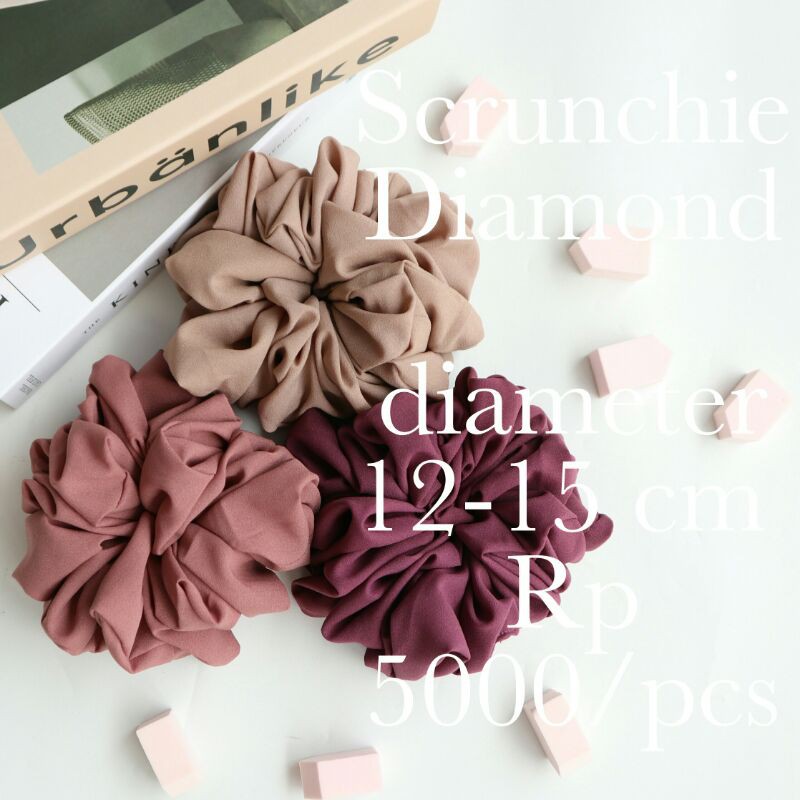 scrunchie [ikat rambut]