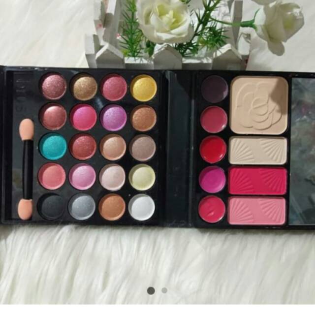 EYESHADOW REVLON CONCEALER POWDER