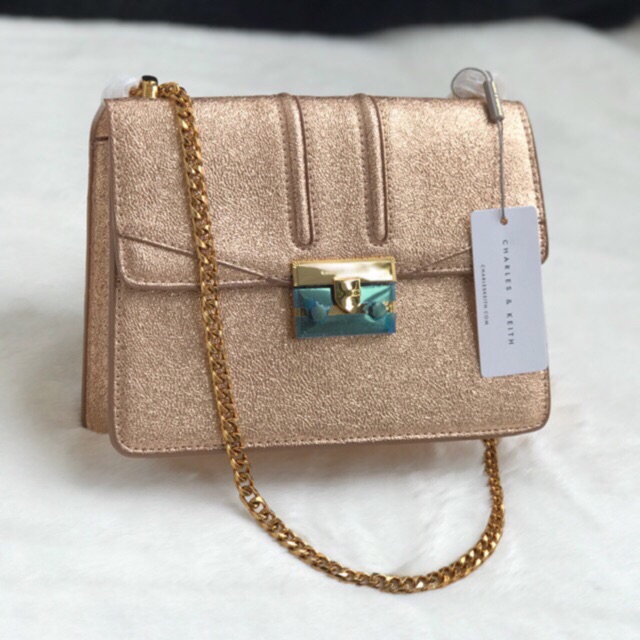 CHARLES & KEITH