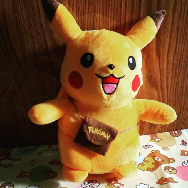 Boneka Pikachu