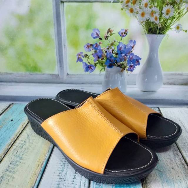 Sandal kulit cewek Wedges