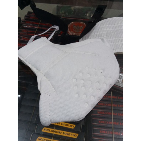 Masker Stronger Putih
