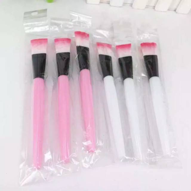 Kuas masker halus warna random