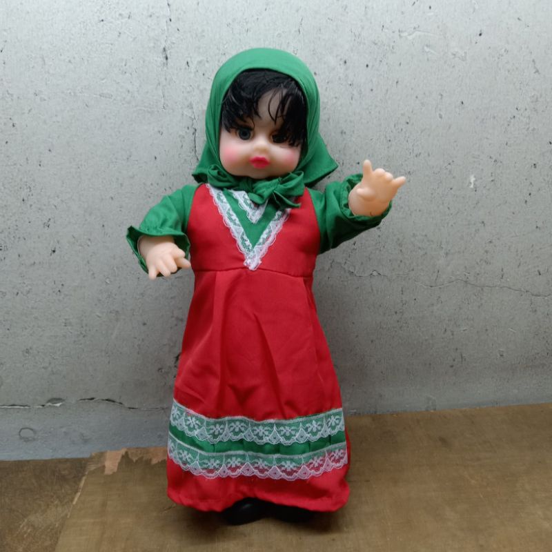 Boneka jilbab bisa nangis