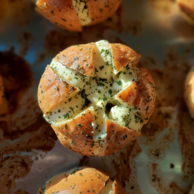 Korean Garlic Cheese Bread (Preorder)