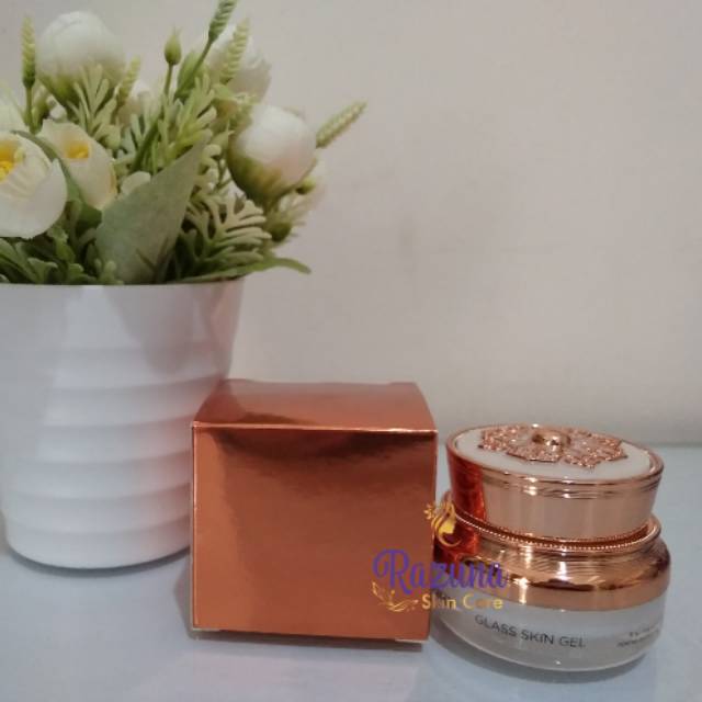 Glass skin gell