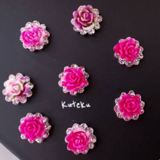 High Quality Flower Nail Charm