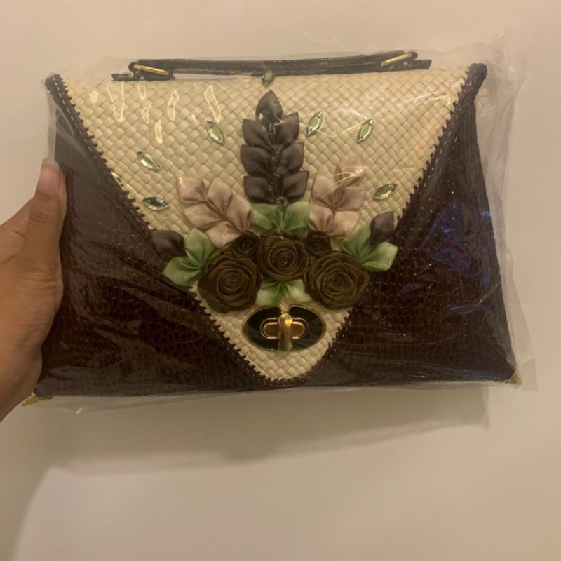 Shoulder Bag By Butik Rolla