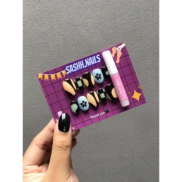 PRESS ON NAILS retro nails black edition
