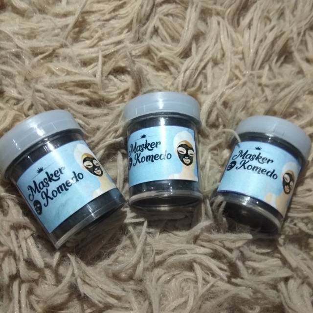 Masker Komedo