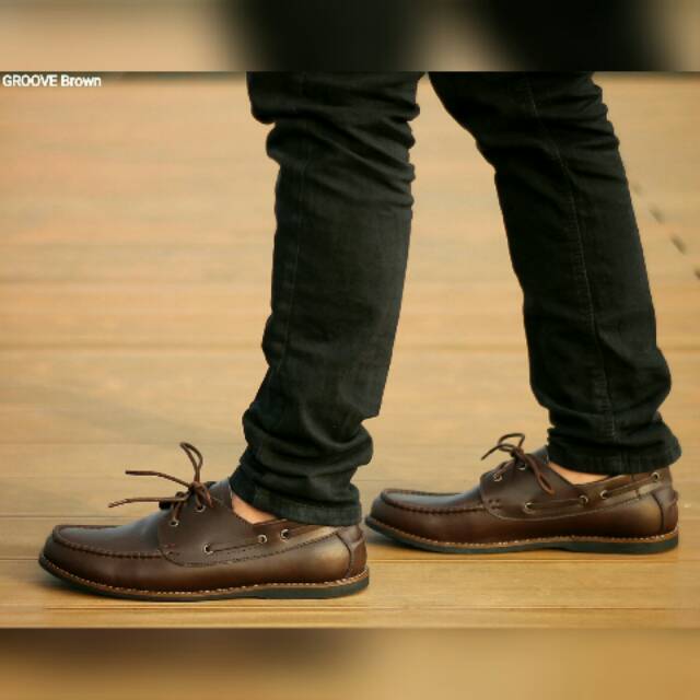 GROVE SEPATU KULIT PRIA