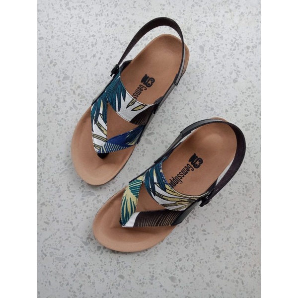 Sandal kece