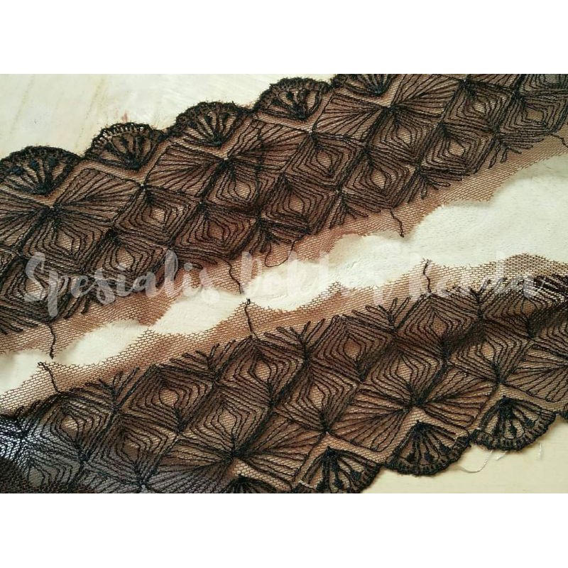 renda tile coklat 5,6cm