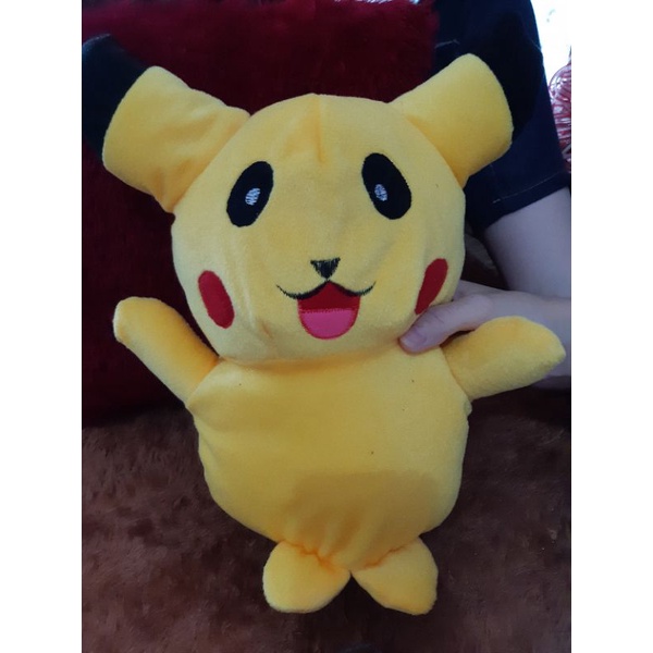Boneka Pikachu