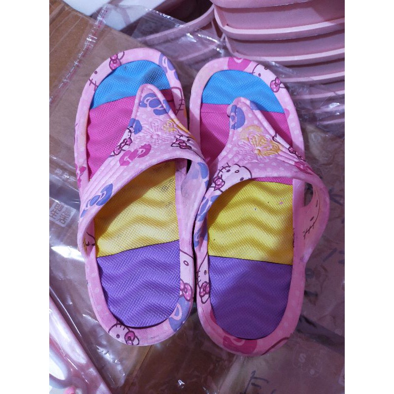 Sandal hello kitty dewasa