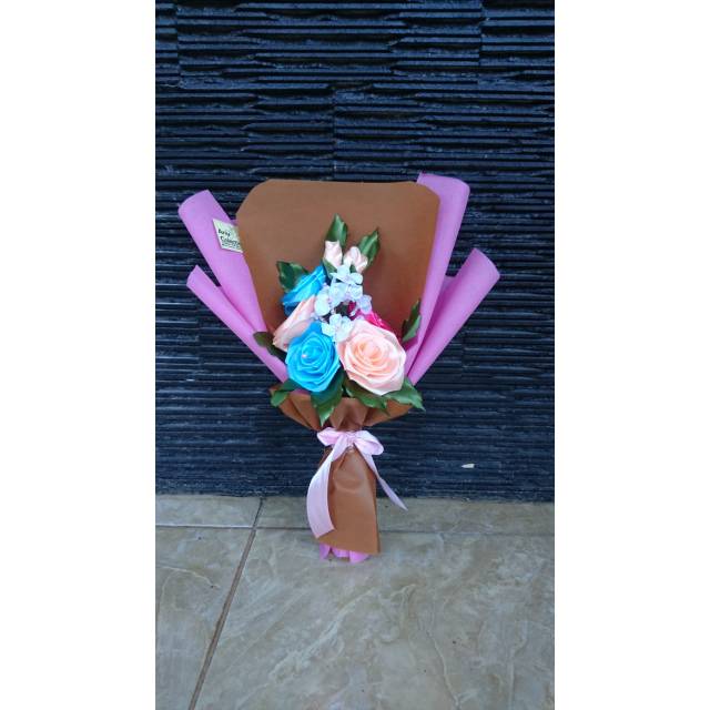 Buket bunga wisuda/bunga imitasi/bunga satin