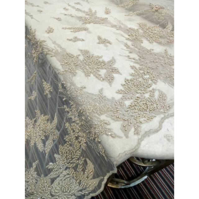 TILE PAYET MUTIARA