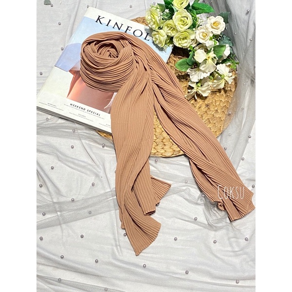 PLEATED SHAWL