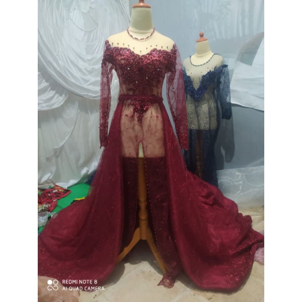 kebaya gold ekor