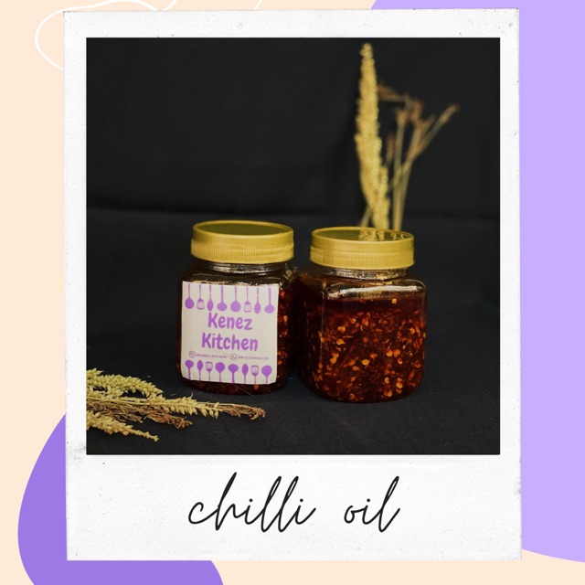 Chilli oil home made . 200 gr .