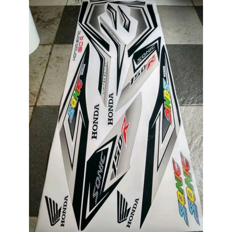 striping Sonic 150 silver grafis