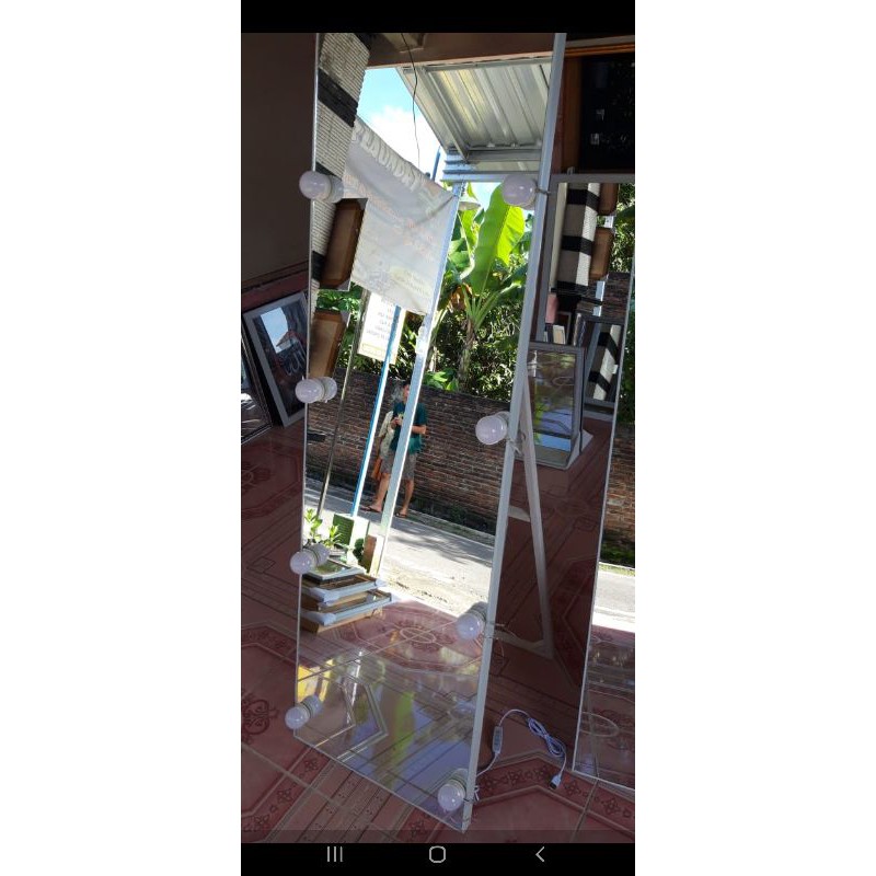 vanity standing