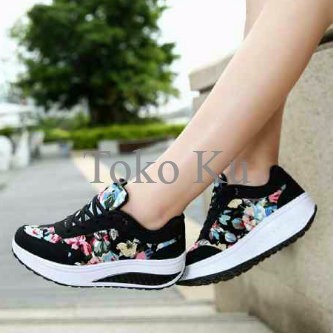 WEDGES BOOT BUNGA ADL 1015 HITAM PHUT