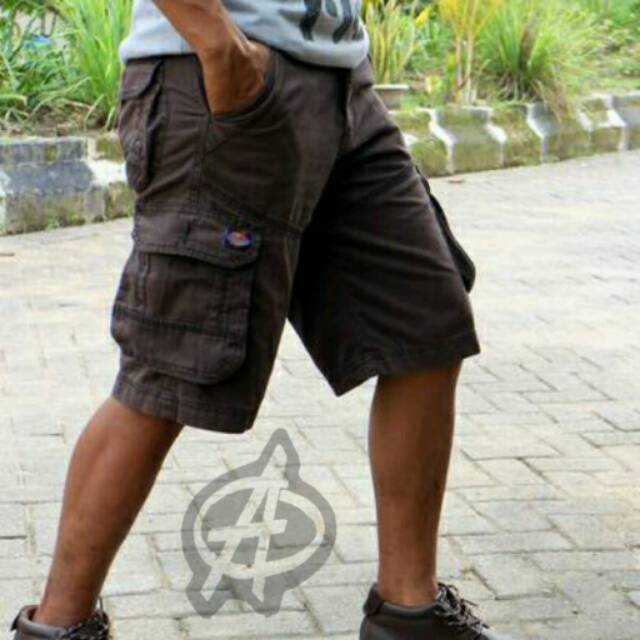 Celana cargo pendek