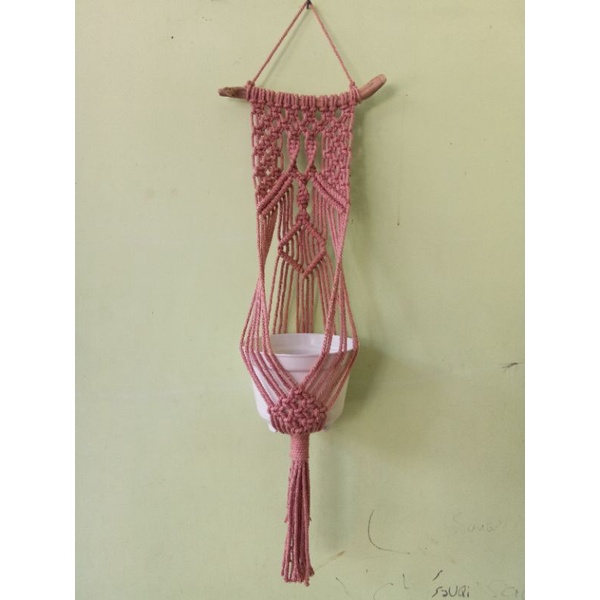 Macrame plant hanger/gantungan pot bunga