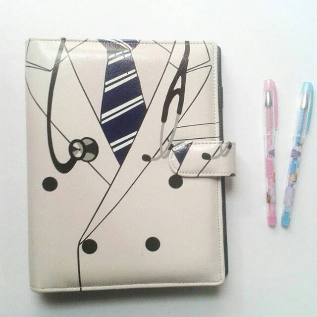 Binder seragam jas dokter