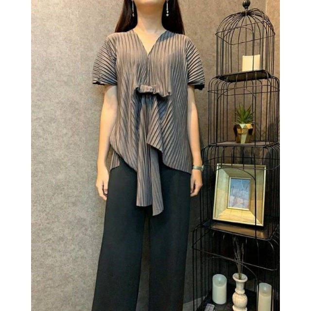 Claire Pleat Top