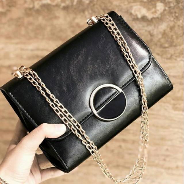 Adella Glossy seri 42