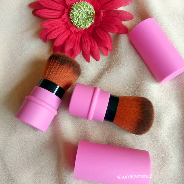 SINGLE BRUSH MAKEUP
