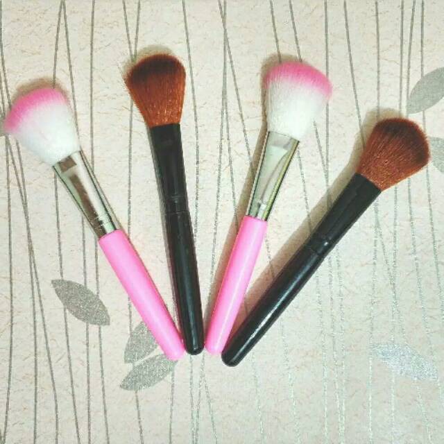 Kuas blush on murah