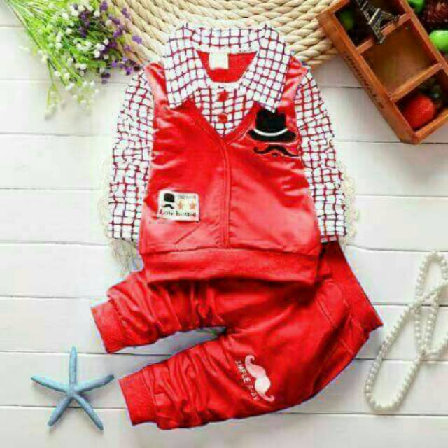 St mustache red