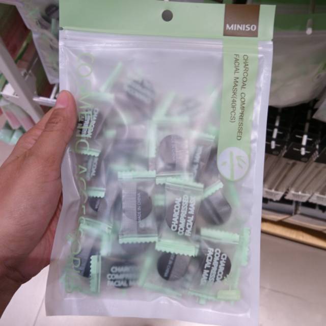 Miniso carchoal compresed mask