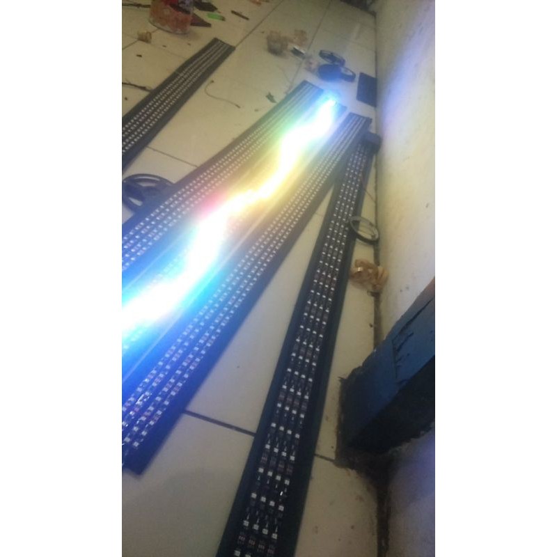 lampu strobo pesanan khusus