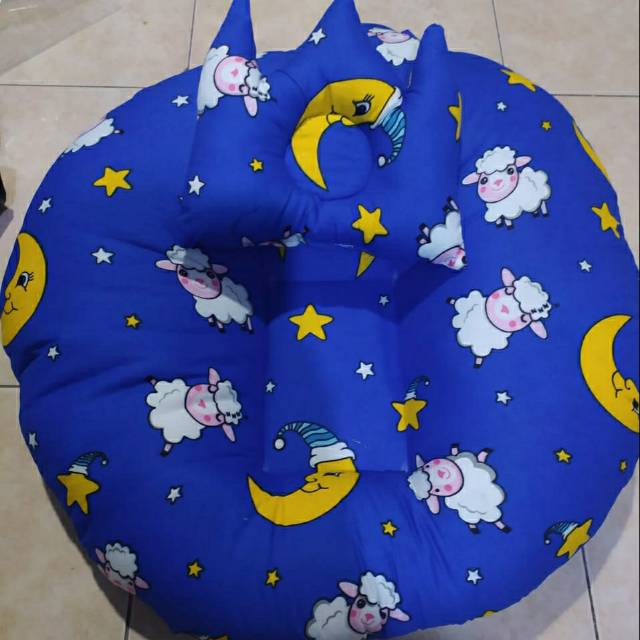 Sofa bayi corak cute sheep
