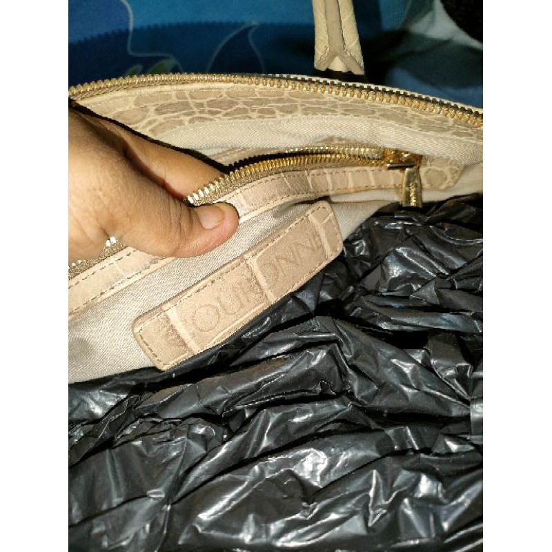 tas courrune