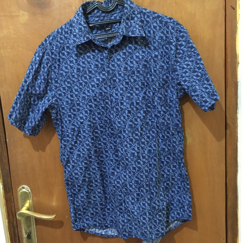 Kemeja Uniqlo