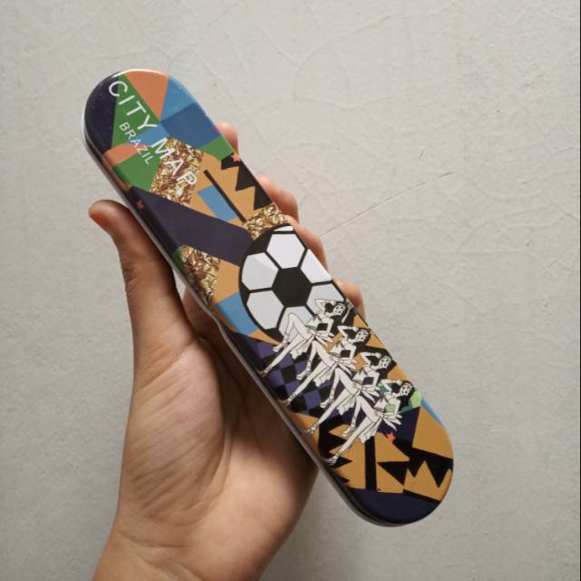 tempat pensil bola