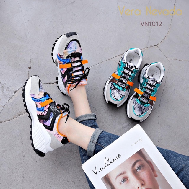 Sepatu sneaker vn1012